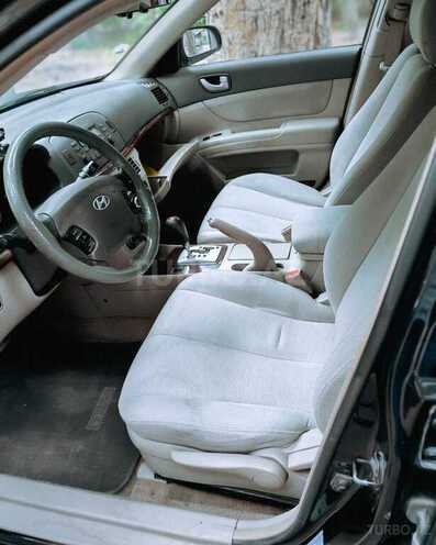 Hyundai Sonata-6