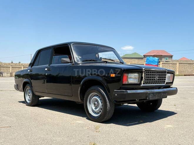 LADA (VAZ) 2107-2