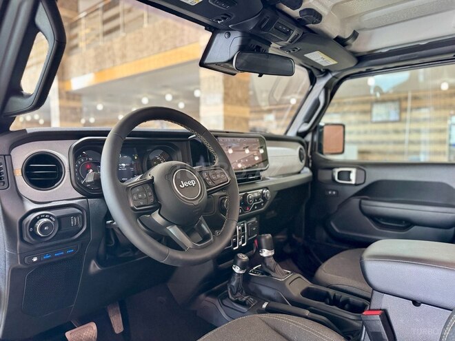 Jeep Wrangler-11