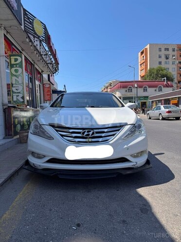 Hyundai Sonata-1