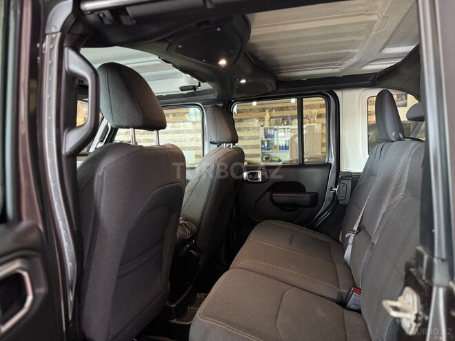 Jeep Wrangler-14