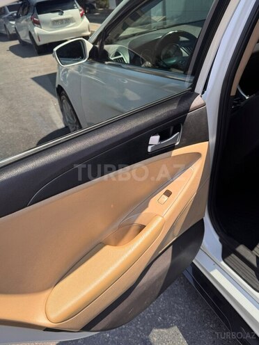 Hyundai Sonata-6