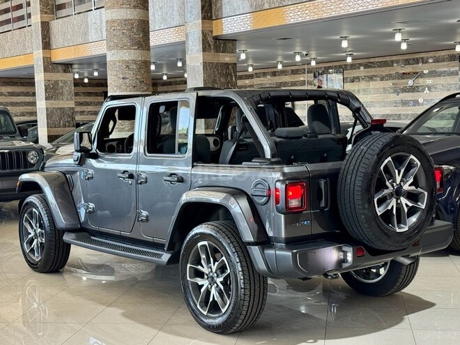 Jeep Wrangler-4