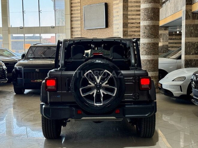 Jeep Wrangler-10