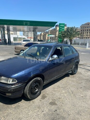 Opel Astra-2