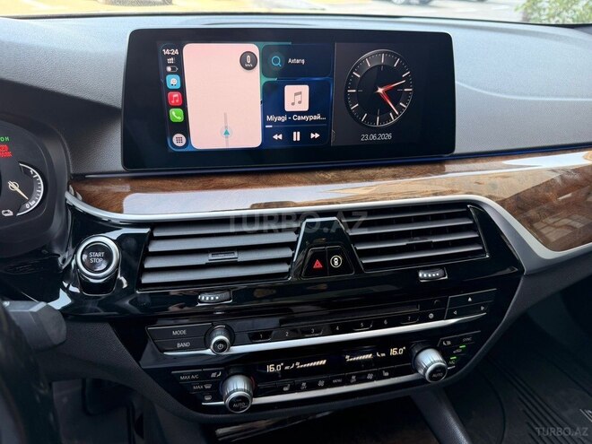 BMW 530e-18
