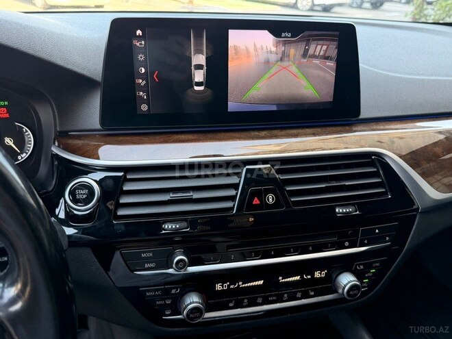 BMW 530e-17