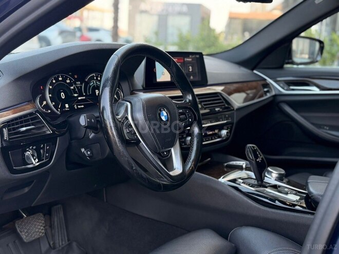 BMW 530e-13
