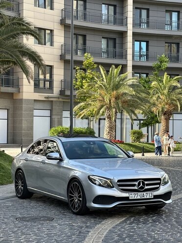 Mercedes E 220 d-6