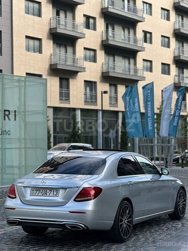 Mercedes E 220 d-8