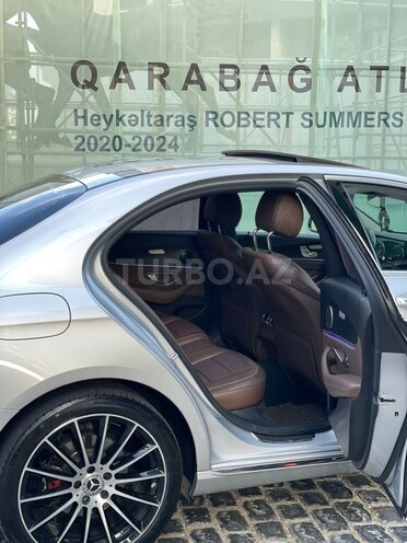 Mercedes E 220 d-13