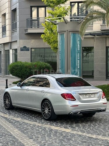 Mercedes E 220 d-10