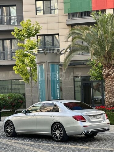 Mercedes E 220 d-12