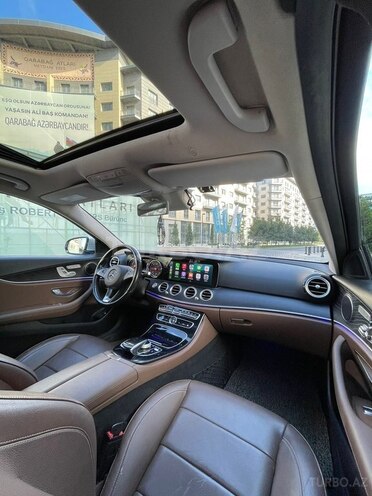 Mercedes E 220 d-17