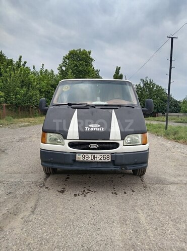 Ford Transit-1