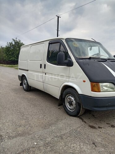Ford Transit-3