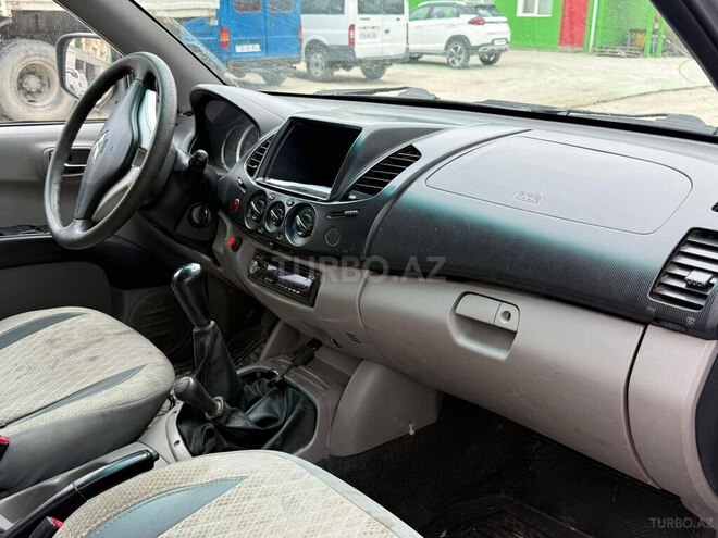 Mitsubishi L200-5