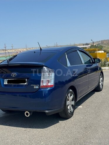 Toyota Prius-4