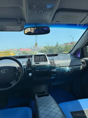 Toyota Prius-13