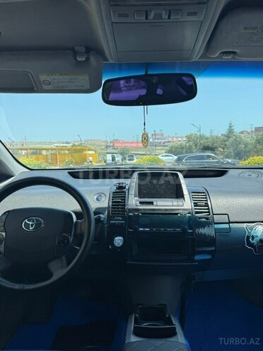 Toyota Prius-11