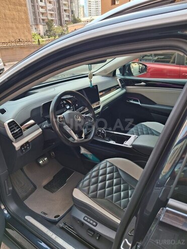 Volkswagen ID.6 Crozz-8