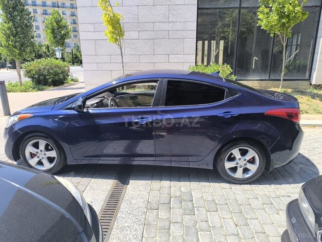 Hyundai Elantra-4