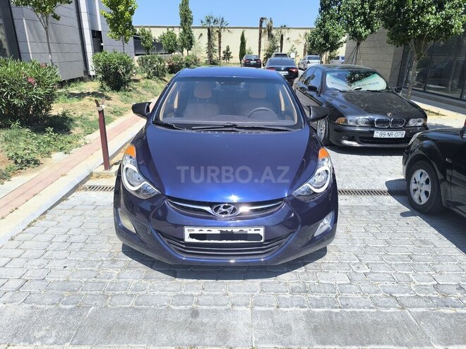 Hyundai Elantra-1