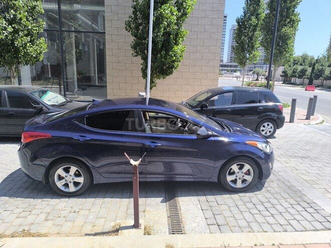 Hyundai Elantra-5