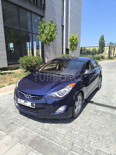 Hyundai Elantra-8