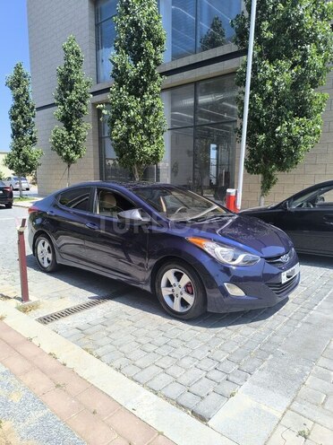 Hyundai Elantra-14