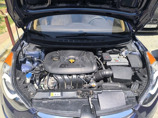 Hyundai Elantra-20