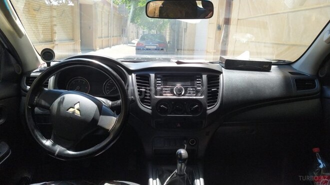 Mitsubishi L200-3