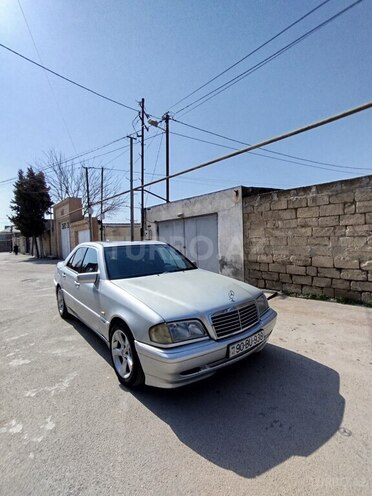 Mercedes C 230-1