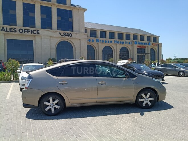 Toyota Prius-4