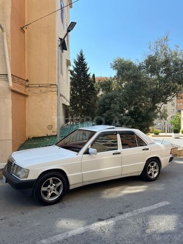 Mercedes 190-9