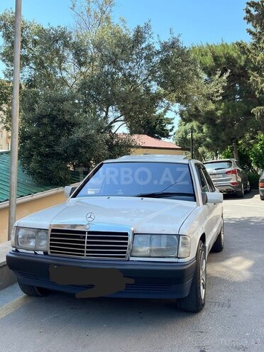 Mercedes 190-1
