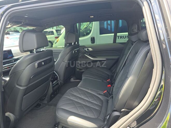 BMW X7-11