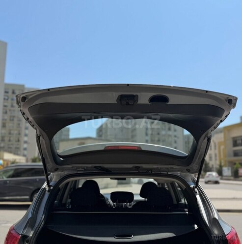 Hyundai ix35-12