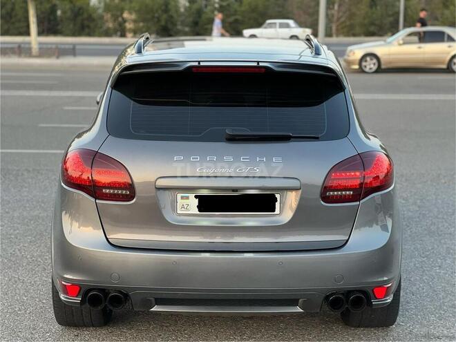 Porsche Cayenne GTS-3