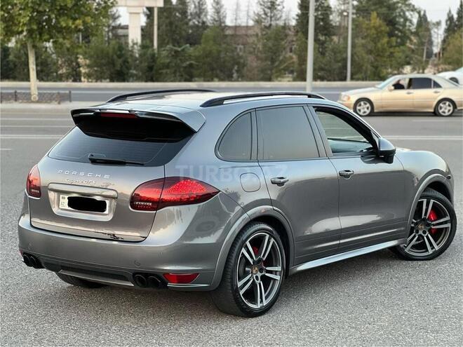Porsche Cayenne GTS-5