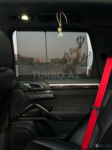 Porsche Cayenne GTS-10