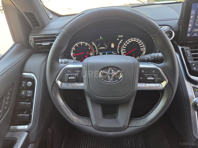 Toyota Land Cruiser-12