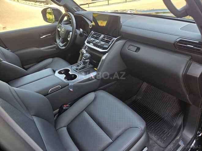 Toyota Land Cruiser-8