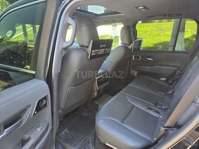 Toyota Land Cruiser-7