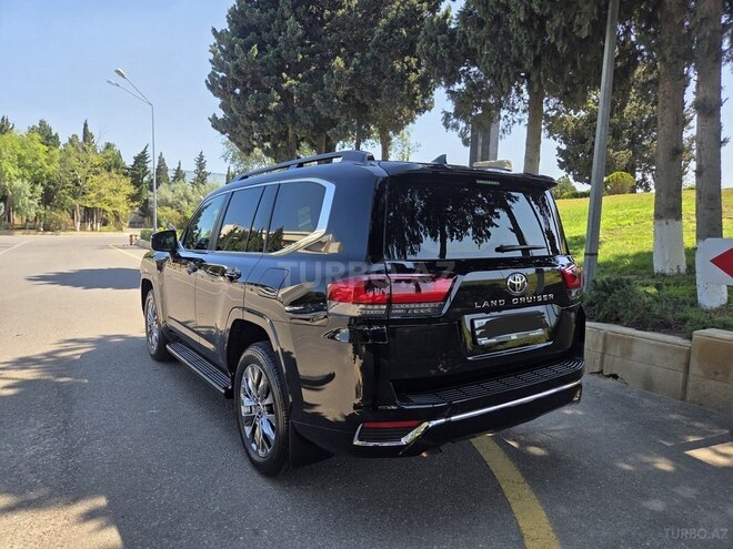 Toyota Land Cruiser-5