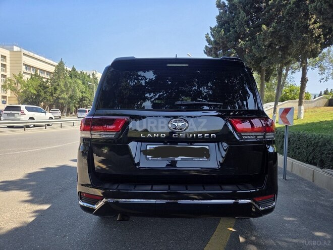 Toyota Land Cruiser-4