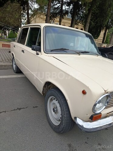 LADA (VAZ) 21011-2