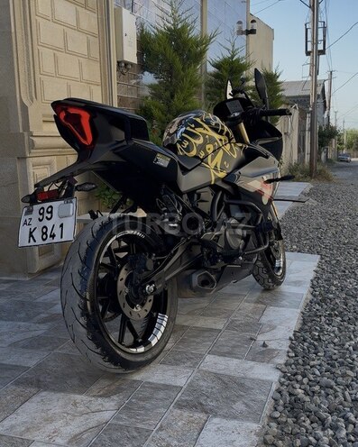 CFMOTO 250 SR-1