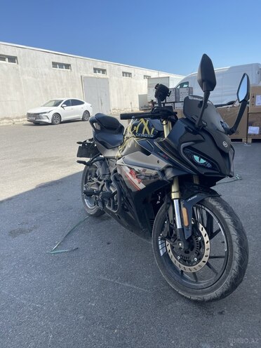CFMOTO 250 SR-2