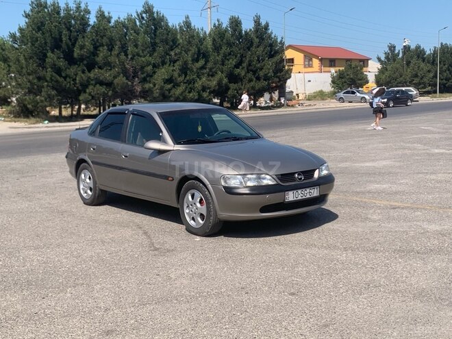 Opel Vectra-12